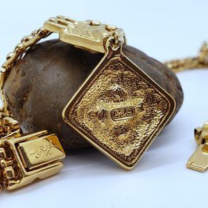 Attwood & Sawyer Vintage Gold Toned Choker Necklace With Drop Pendant